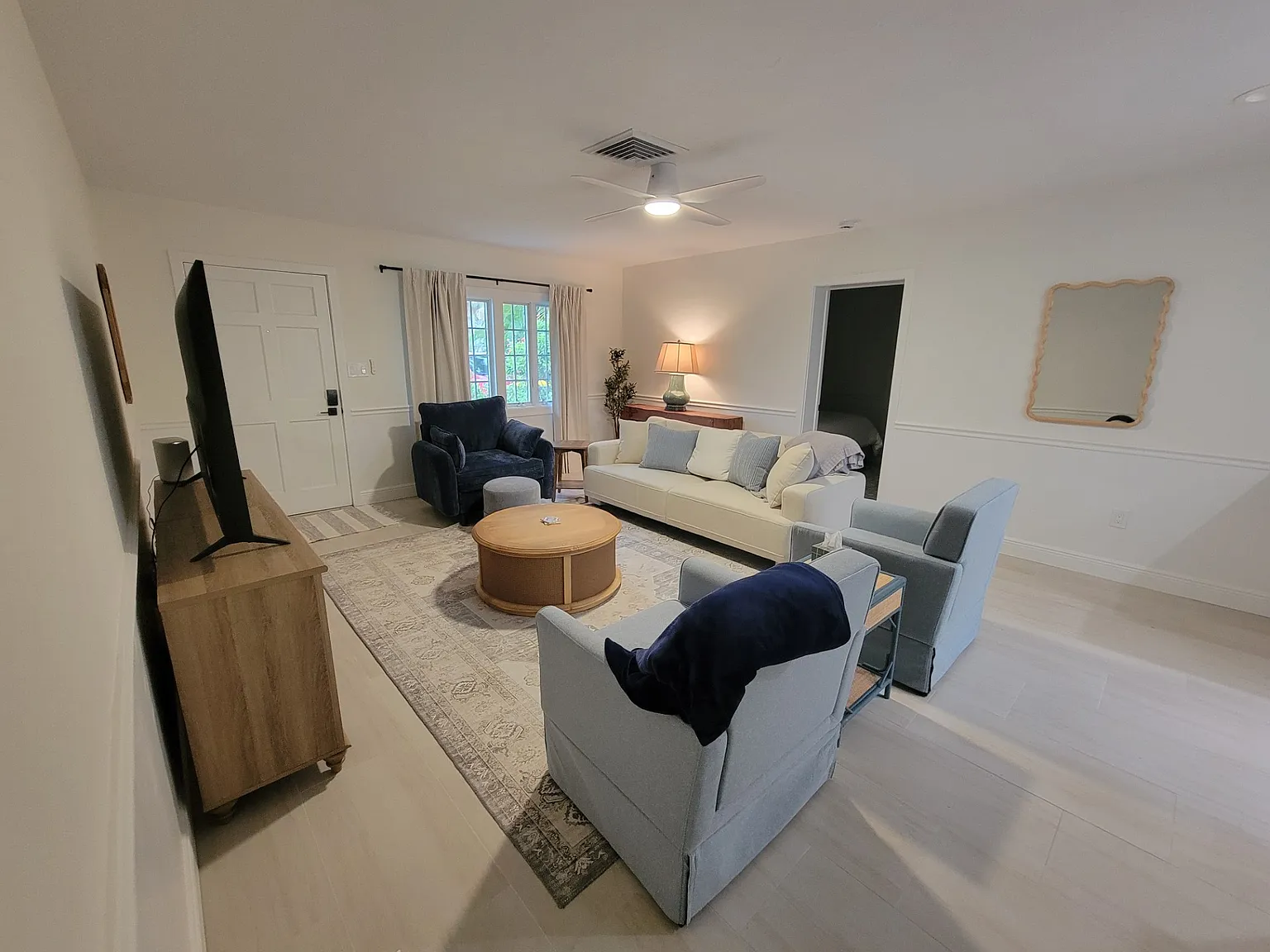 3 bed, 1377 sqft, $25,500 — Photo 4