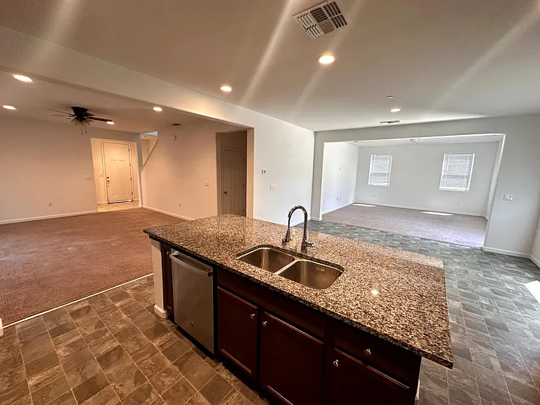 2893 N Schneider Ave — Photo 5