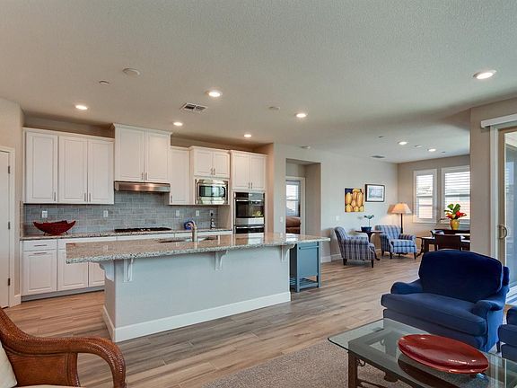4th image of 7025 De La Vina Dr