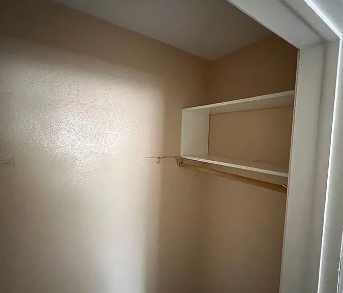 1015 York Ave #17 — Photo 3