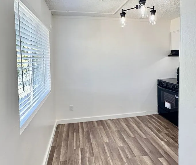Park West Apartments — Photo 56