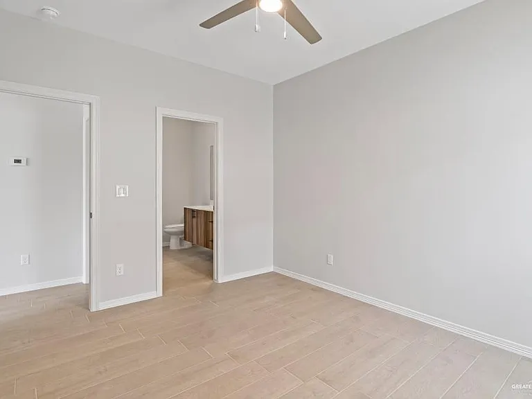 2901 W Driftwood St #1 — Photo 8