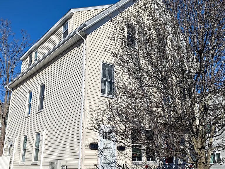 11 Willow Ave #2 — Photo 3