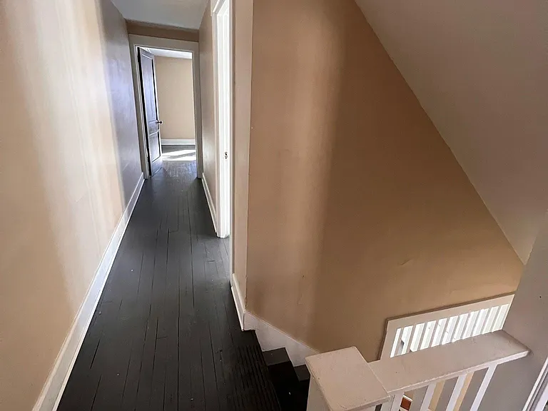 711 Gephart Dr — Photo 5