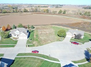 103 Pleasant View Cir, Weeping Water, NE 68463