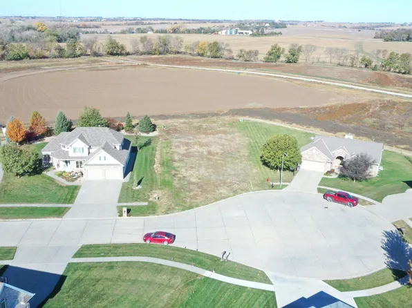 103 Pleasant View Cir, Weeping Water, NE 68463