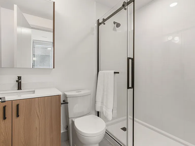 360 Laurier Ave W — Photo 13