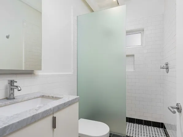 134 Douglas St, Los Angeles, CA 90026