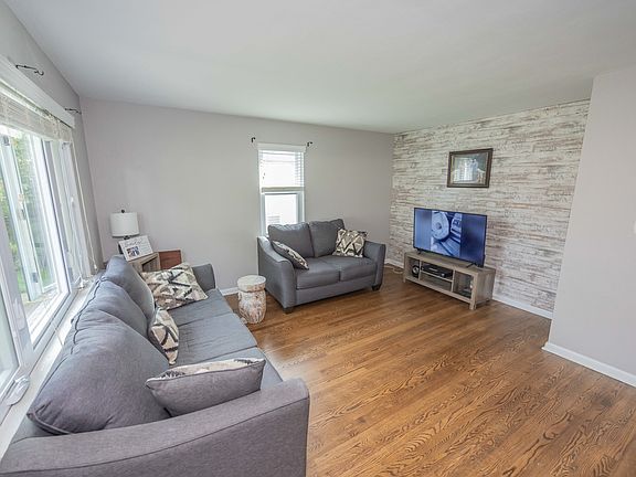 3rd image of 1203 Waverly Pl