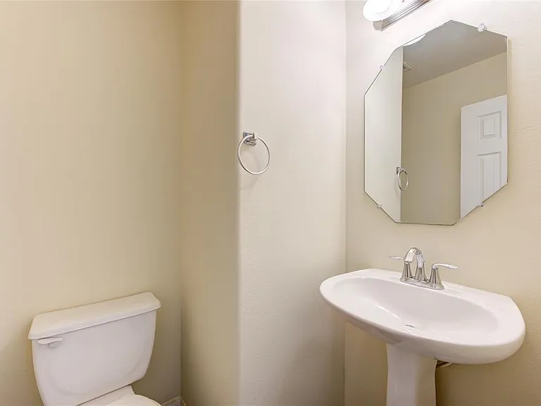1403 Baychester Ln — Photo 2