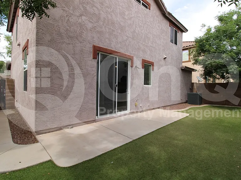 4273 E Oakland St — Photo 22