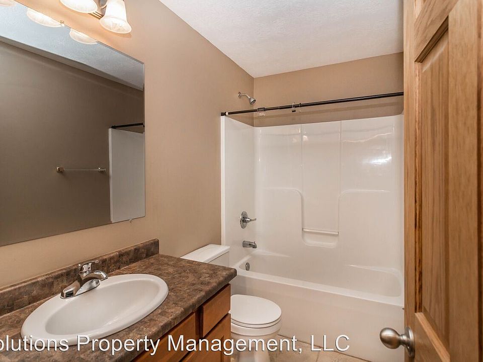 2nd image of 304 Topaz Pl Lot B