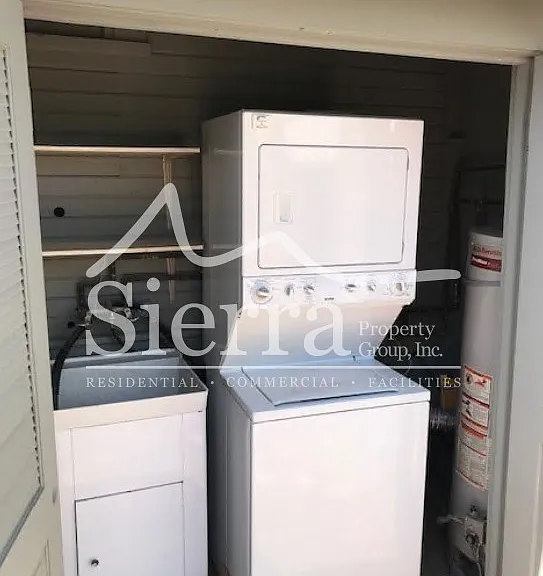 910 Bath St #A — Photo 11
