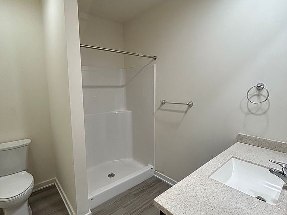 4th image of 147 N Church St #7