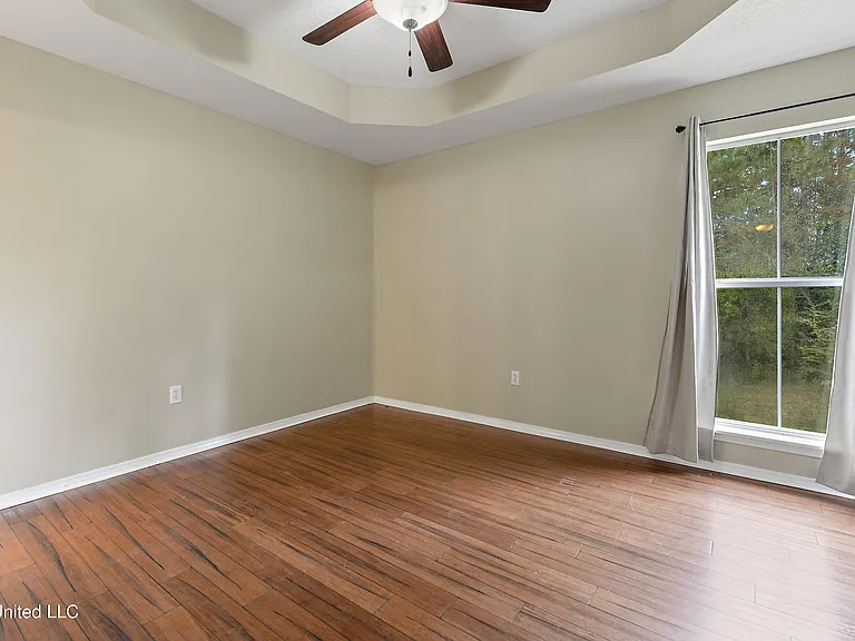 13446 Addison Ave — Photo 10