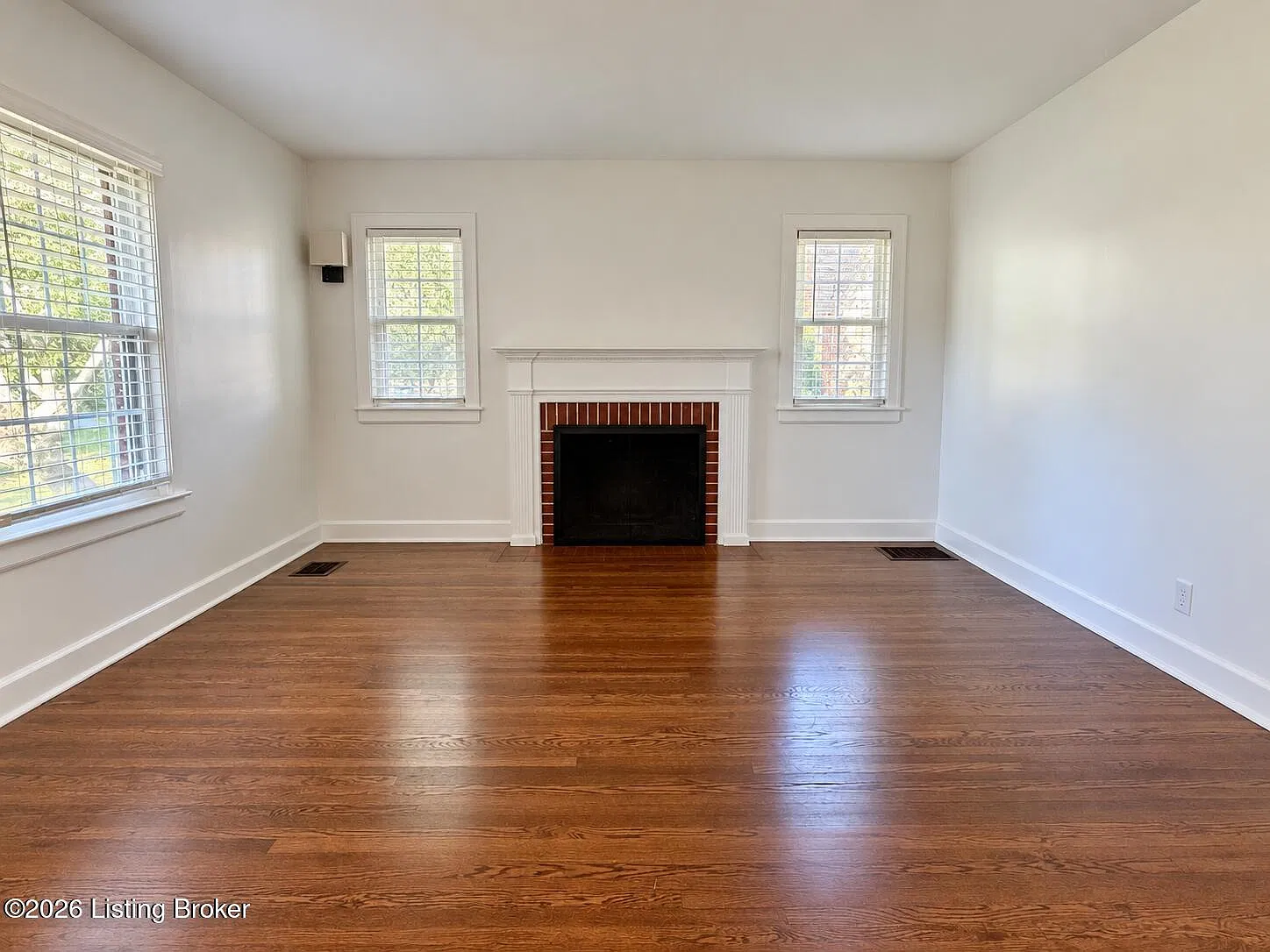 3 bed, 2.0 bath, 2275 sqft, $2,150 — Photo 2