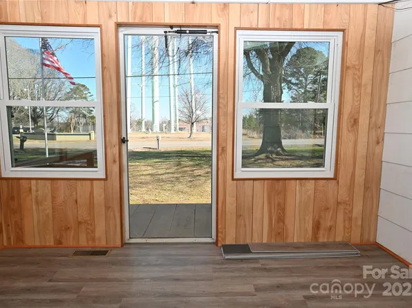 1433 Buffalo Shoals Rd, Catawba, NC 28609