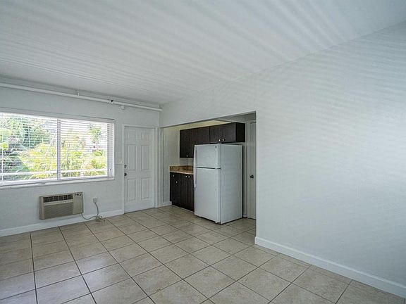 3rd image of 8315 Byron Ave Unit 7A-8315-7A