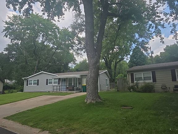 5th image of 2720 S 52nd Ct