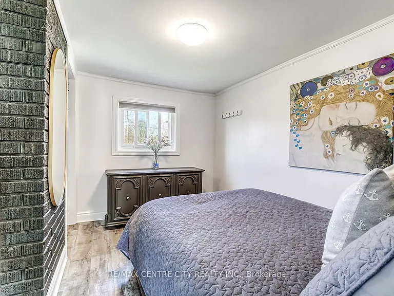 339 Catherine St — Photo 5