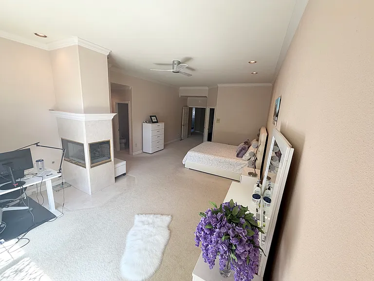150 Saddle Oaks Ct — Photo 1