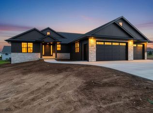 2761 Stelor Dr, Green Bay, WI 54311