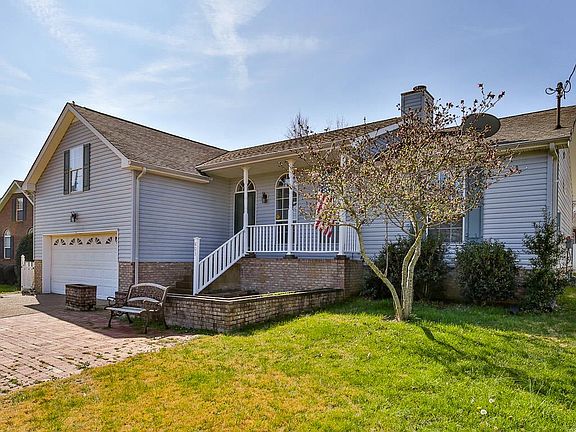 3rd image of 803 Highland Dr