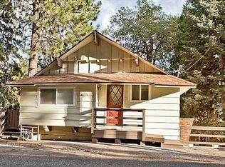 31117 Summit Dr, Running Springs, CA 92382