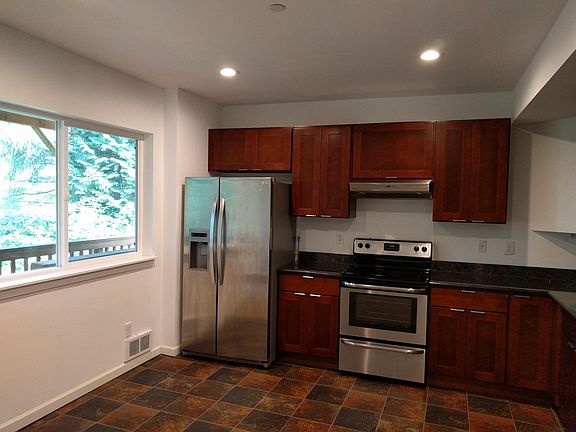2nd image of 17449 NE 28th St