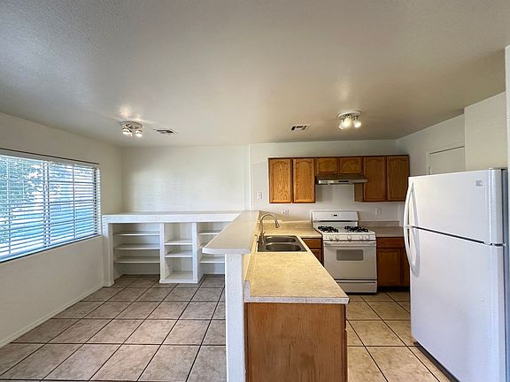 3rd image of 2524 Adelante Ave Unit 103