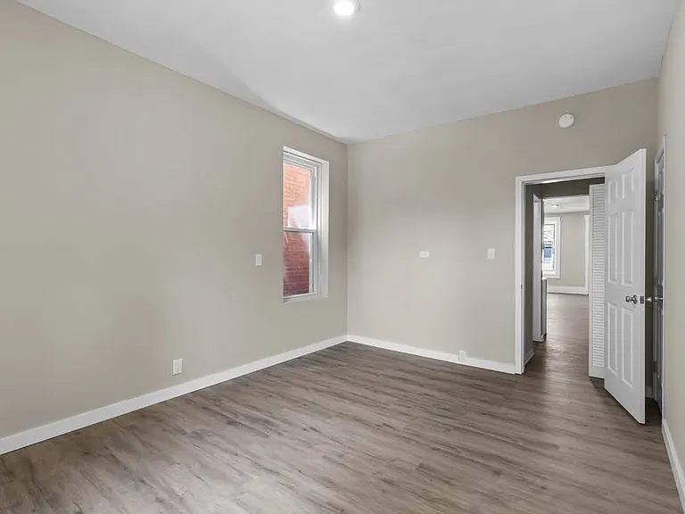 3226 Pennsylvania Ave #2F — Photo 6