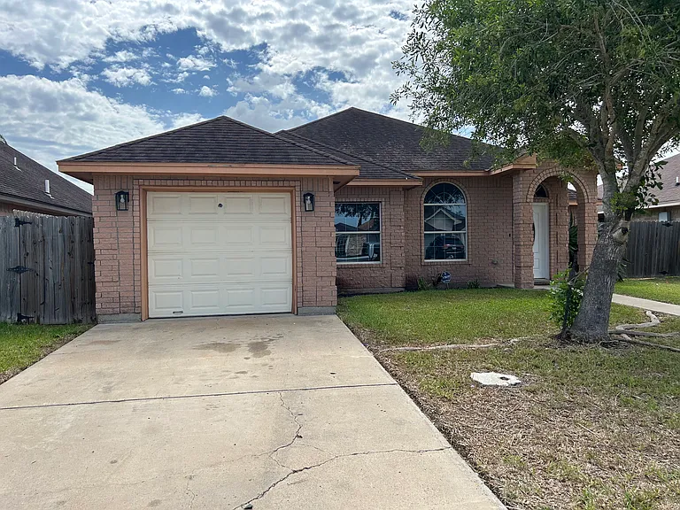 4033 Diego Ln — Photo 8