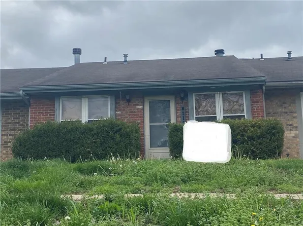 8213 NW Mace Rd, Kansas City, MO 64152