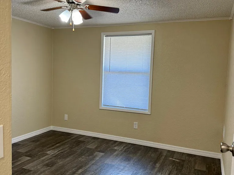 Meadowdale Apartments — Photo 13