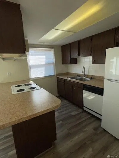 2 bed, 1.5 bath, 1280 sqft, $1,250 — Photo 2