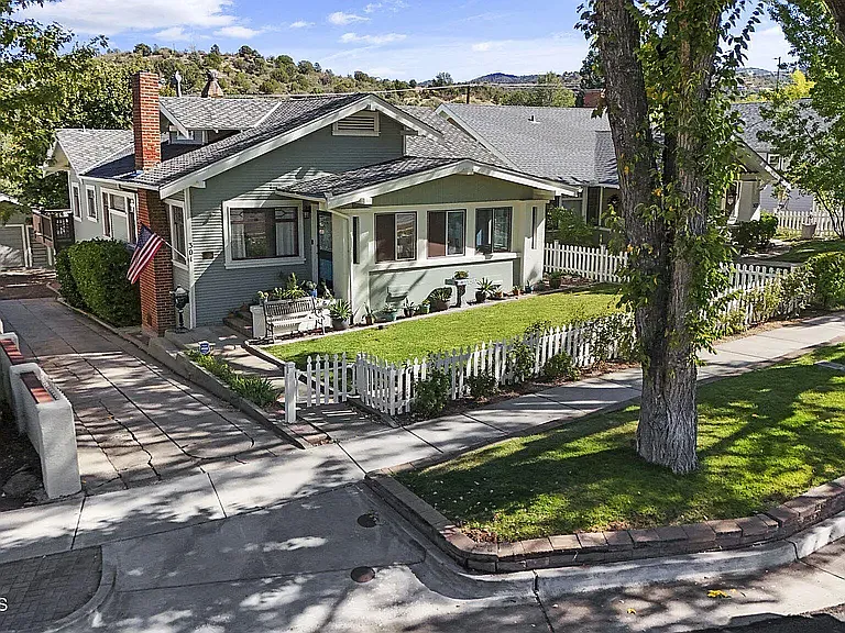301 S Mount Vernon Ave