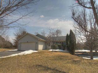 6632 Spruce Dr, Cannon Falls, MN 55009