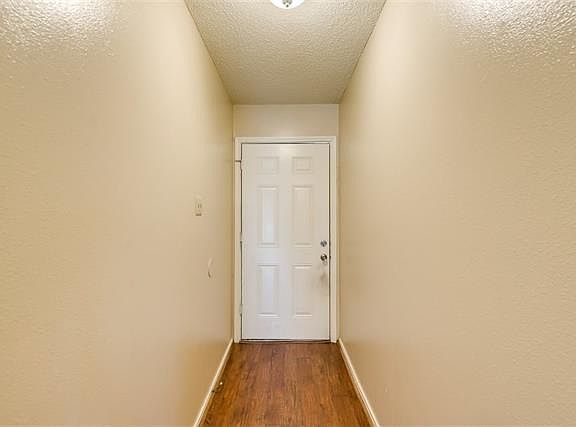 3rd image of 7814 Creek View Dr