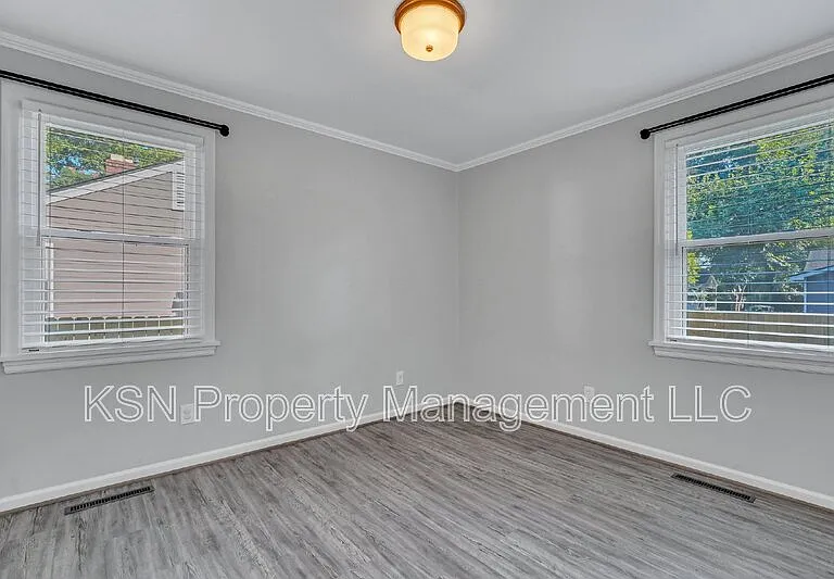 1928 Hawthorne St — Photo 32