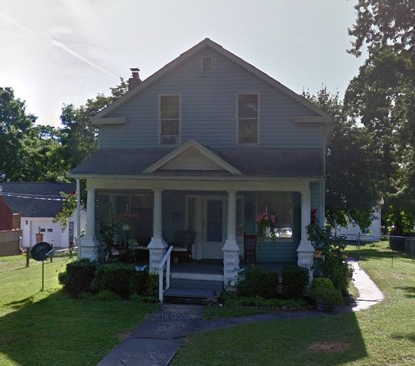 1st image of 230 S Elm St