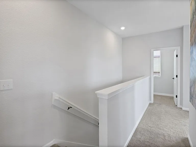 1096 Farwell St — Photo 22