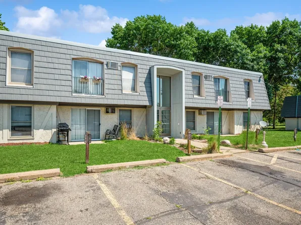 807 11th Ave S APT 5, Hopkins, MN 55343