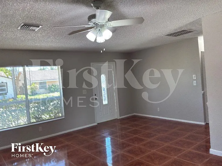 6004 Westfall Rd — Photo 3