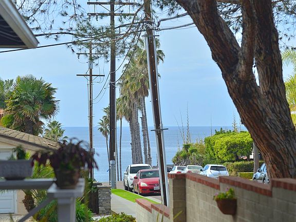 2nd image of 6474 La Jolla Blvd