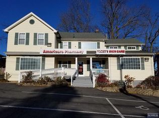 511 Main St, Fort Lee, NJ 07024