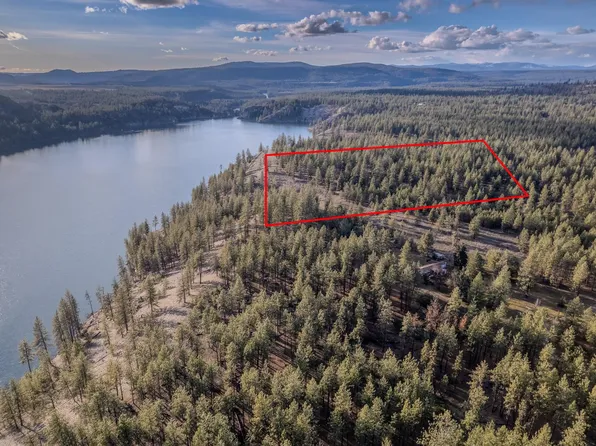 7765 Samuel Street Way, Ford, WA 99013