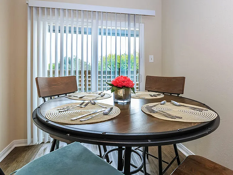 Los Prados Apartment Homes — Photo 32