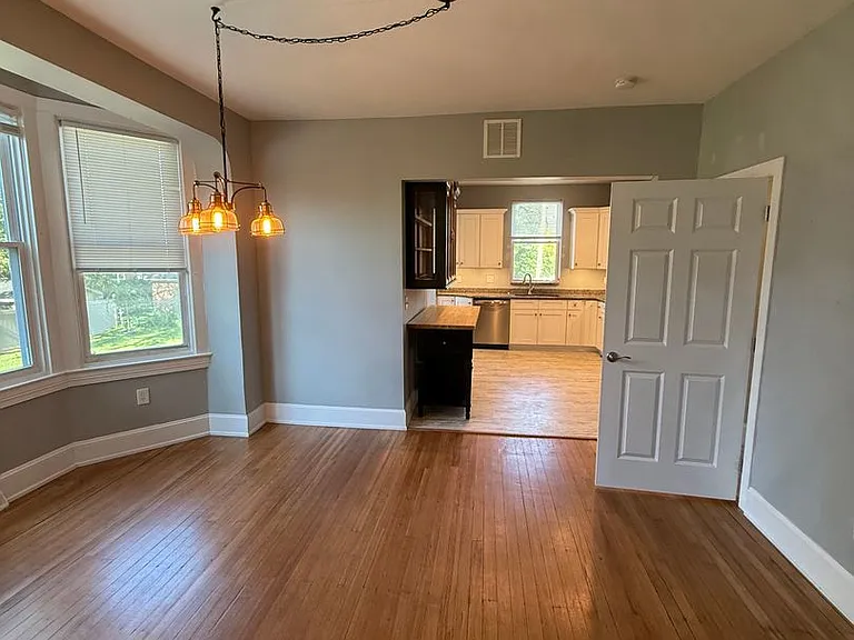 21 N Kershaw St — Photo 6