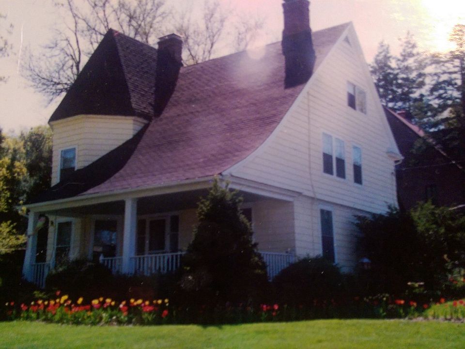 1st image of 3 S Serven St