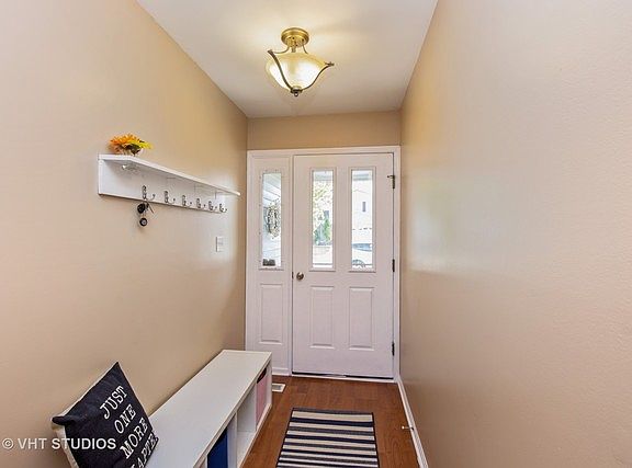 2nd image of 2370 Vista Dr